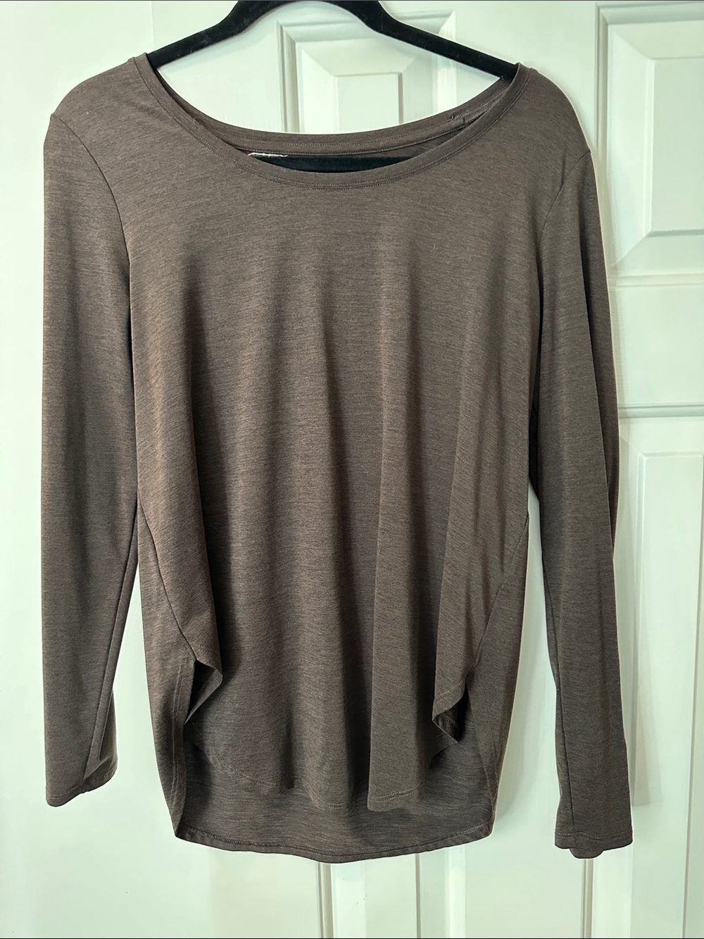 GAP FIT Women's Long-Sleeve Top in Brown